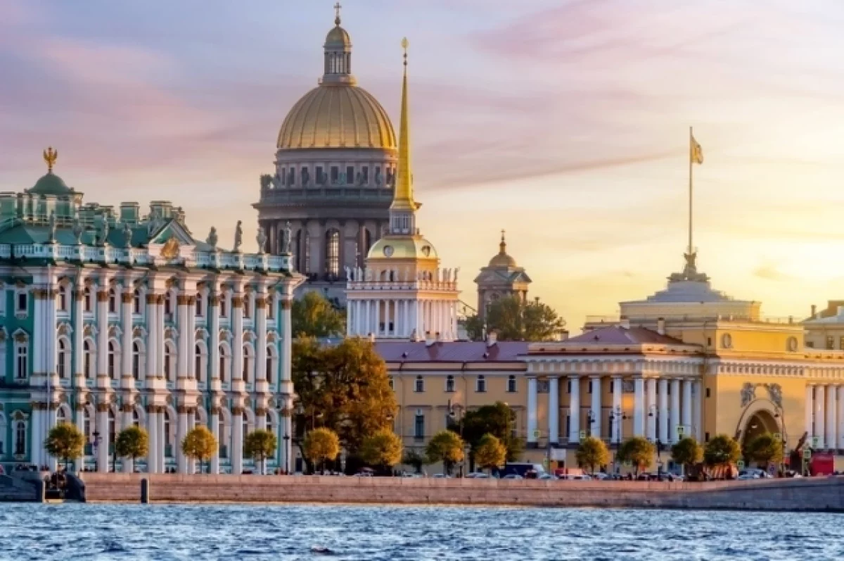 9,4 млн туристов. Беглов отметил рост турпотока в Петербург