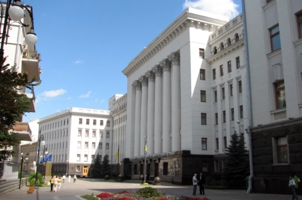 Скачко: в резиденциях Украины много алкоголя и мест для отдыха с женщинами