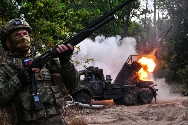 Стрельба боевиков ВСУ по мирным жителям, покидающим Купянск