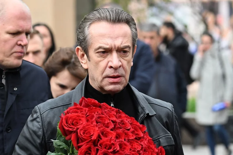 Художественный руководитель театра «Современник» и Театра Олега Табакова Владимир Машков перед церемонией прощания с Тиграном Кеосаяном.
