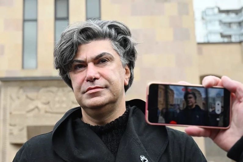 Народный артист РФ, ректор Академии русского балета имени А.Я. Вагановой Николай Цискаридзе перед церемонией прощания с Тиграном Кеосаяном. 