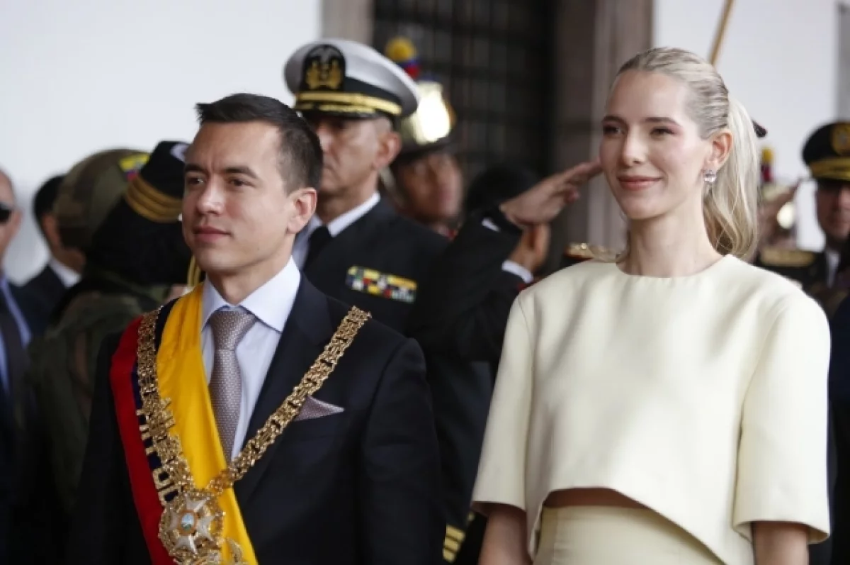 На кортеж президента Эквадора Нобоа напали протестующие, устроившие засаду