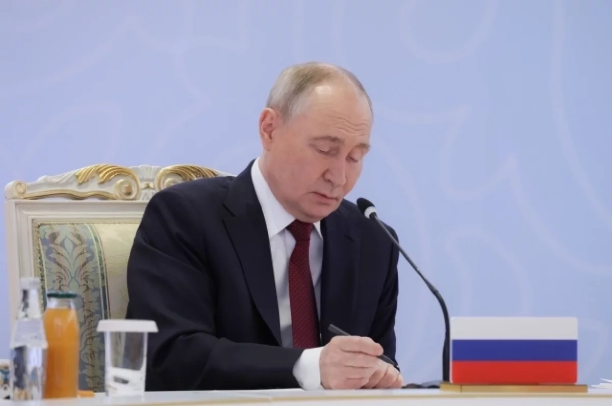 Путин поручил образовать рабочую группу по вопросам помощи семьям с детьми