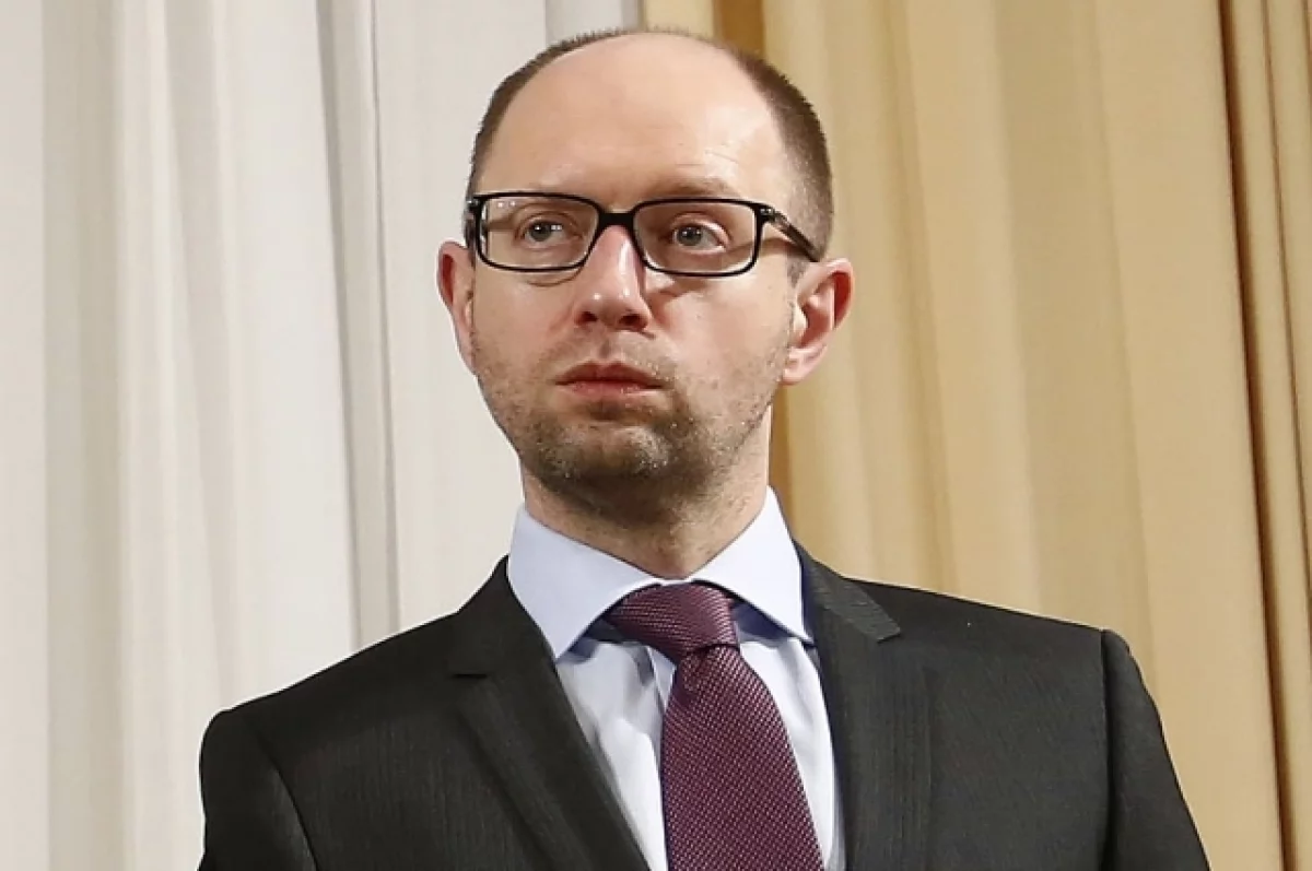 Экс-депутат: Яценюк надеется вернуться в украинское правительство после конфликта