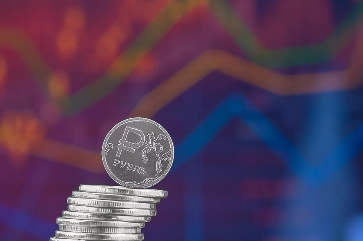 Банк России опустил курс доллара ниже 81 рубля