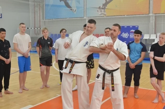 Павел Шор на татами и Павел Шор в жизни – один и тот же человек. Интеллигентный, не жестокий и ничего не боящийся. (На фото Павел проводит захват).