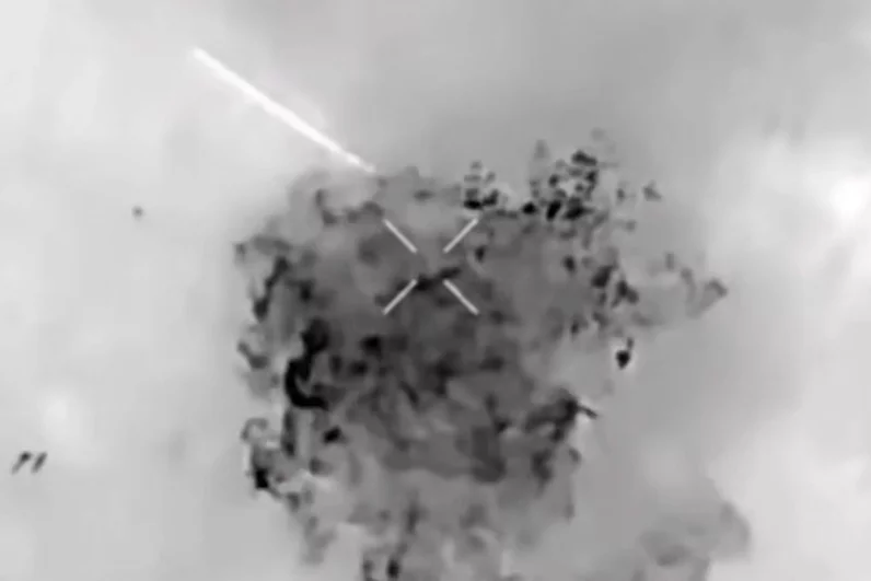 Операторы ударных беспилотных летательных аппаратов 36-й отдельной мотострелковой бригады нанесли поражение формированию противника в ходе выполнения боевых задач в Днепропетровской области.