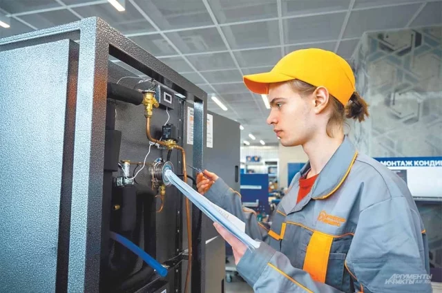 Софья Павликова, студентка второго курса Технологического колледжа № 34, учится по специальности «конструирование, моделирование и технология изготовления изделий легкой промышленности»