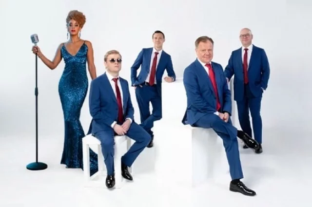 Бессменный худрук Sakhalin Jazz Festival Игорь Бутман со своим квартетом и солисткой Fantine.