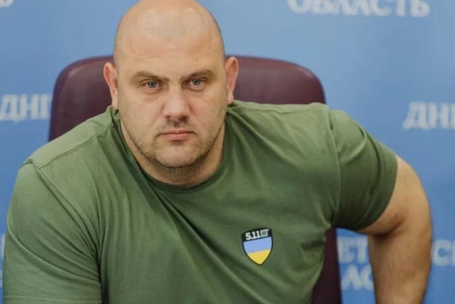 Сергей Лысак значительную часть службы проходил в военной контрразведке, затем работал на руководящих должностях в СБУ.