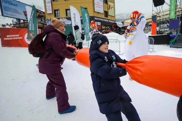 На открытии сезона гостей ждут в нарядах под гжель и хохлому, отличившихся наградят призами.