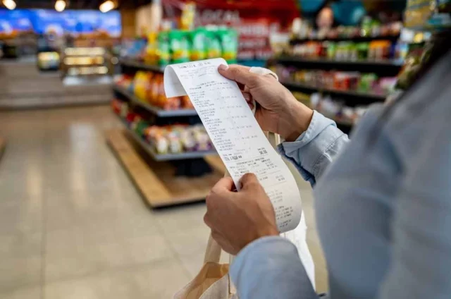 Аналитики, опрошенные Банком России, ухудшили свои прогнозы по инфляции и ключевой ставке.