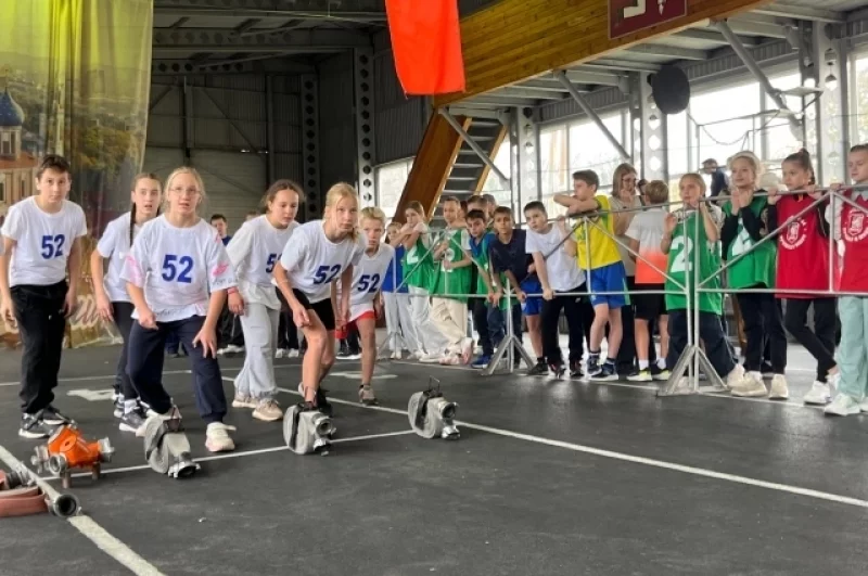 В полосе препятствий участие принимали 8 человек из каждой команды. Ребята тренировались для прохождения испытания под руководством Заслуженного мастера спорта СССР Владимира Леонидовича Шевченко.