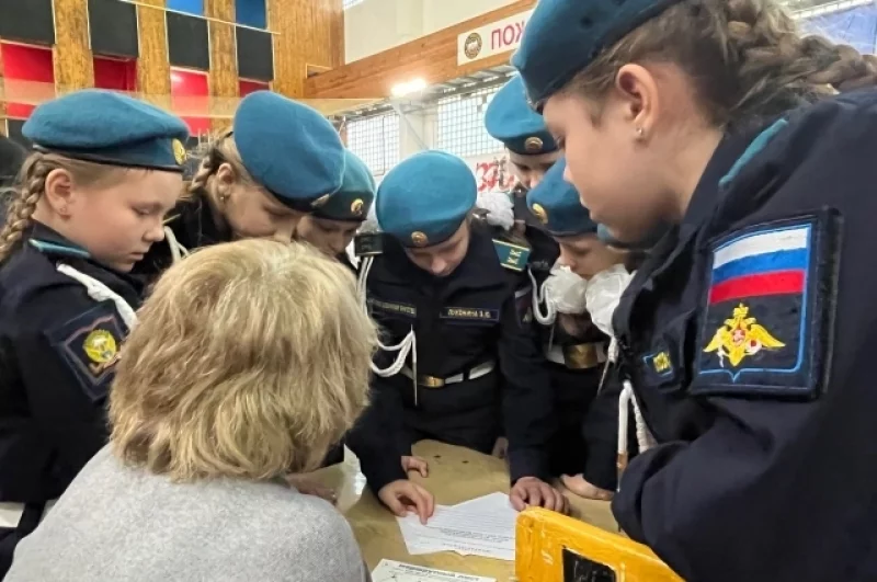 Участие в спортивно-оздоровительной игре принимали как обычные ученики, так и кадетские классы. Условия прохождения были равны и команда школы N 19(25) смогла обойти конкурентов.