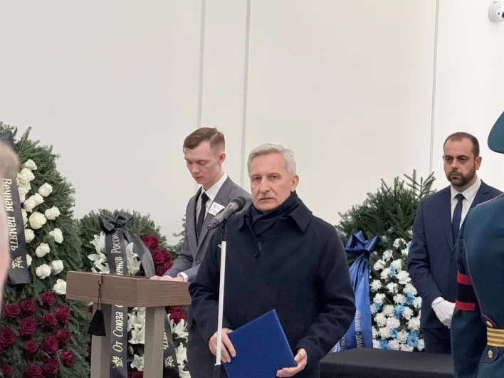 Церемонию посетил ректор РГПУ им. Герцена Сергей Тарасов.
