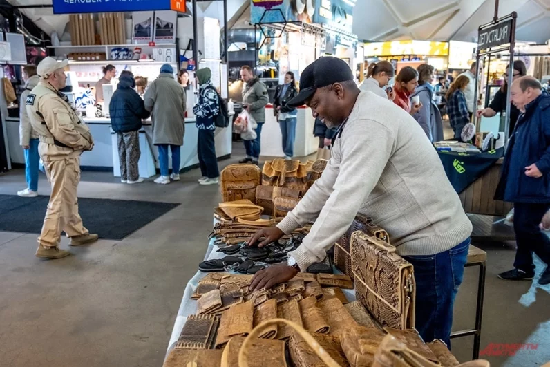 Сумки из крокодиловой кожи – хит ярмарки.