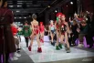 Более сотни моделей спортивной одежды можно было увидеть на показе.