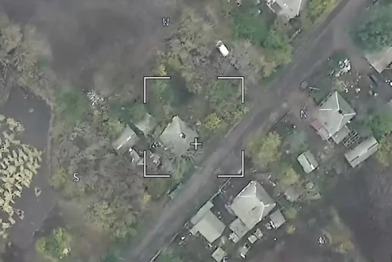 Село находится на Купянском направлении.