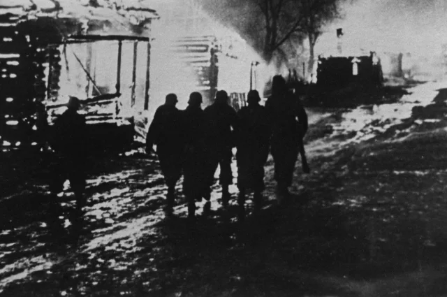 После начала Великой Отечественной войны Ермольчик дезертировал и поступил на службу «новым властям».