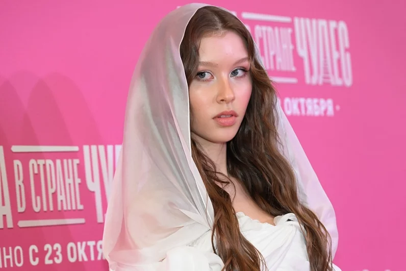 Актриса Анна Пересильд на премьере фильма «Алиса в Стране чудес».