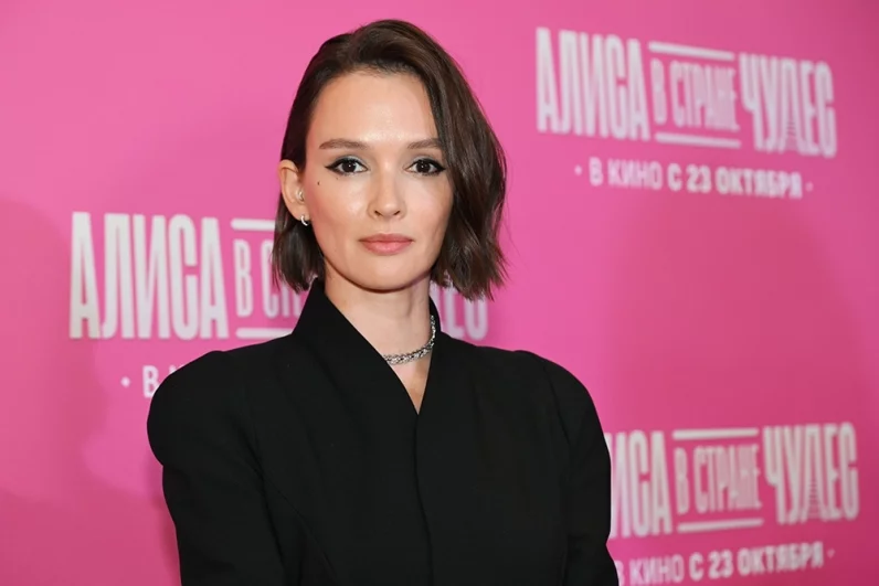 Актриса Паулина Андреева на премьере фильма «Алиса в Стране чудес».