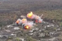 Соцсети и всевозможные эксперты, вплоть до гадалок на картах, пытаются разобраться, что же такое мощное, ужасное и дальнобойное обрушилось накануне на ВСУ.