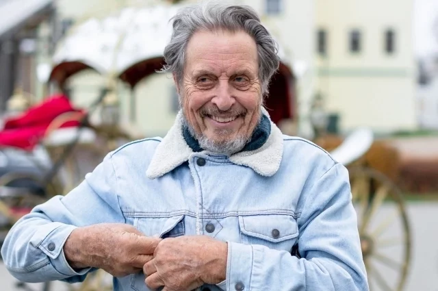 Эррол Маск.