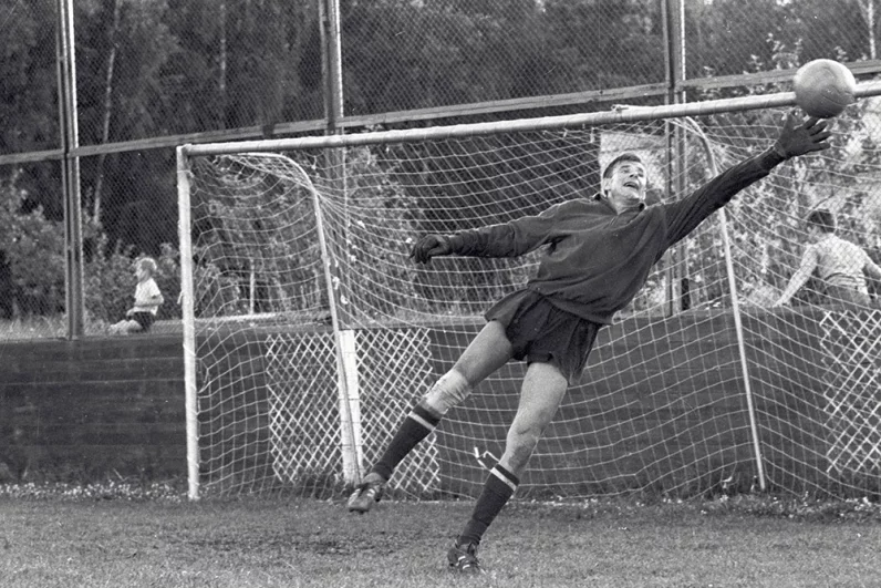 22 октября 96 лет назад на родился легендарный футболист Лев Яшин.