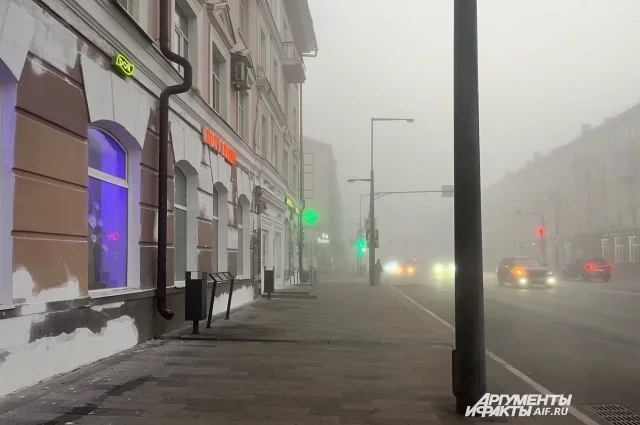 Автомобилистов и пешеходов просят быть крайне внимательными.