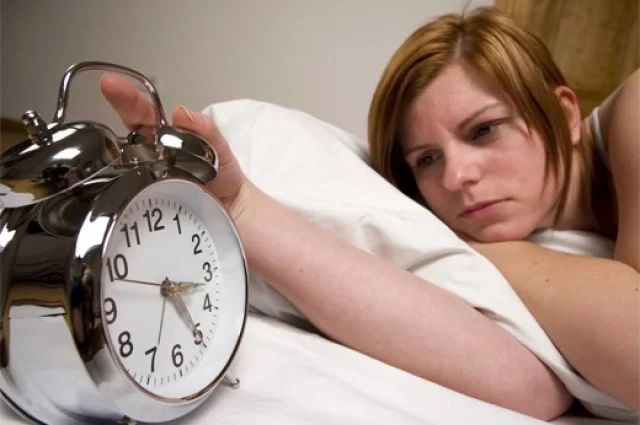 Недостаток сна запускает механизмы, которые буквально ускоряют старение мозга.