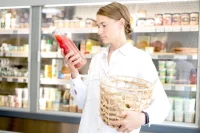 В прозрачной бутылке можно увидеть, из чего на самом деле состоит кетчуп.