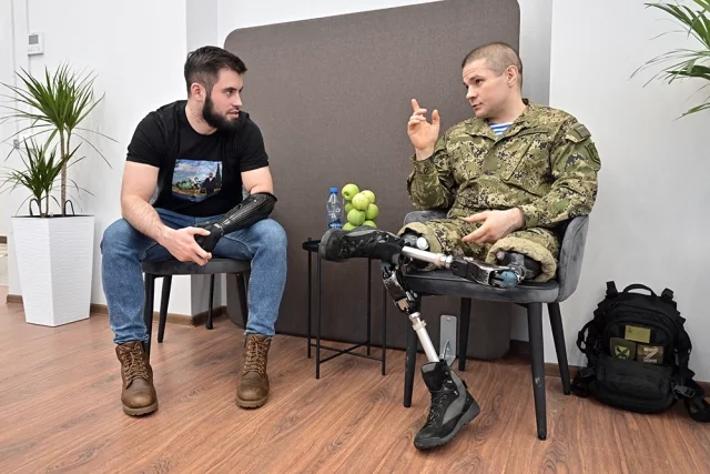 Фантомные боли — это ощущения боли в той части тела, которой больше нет, обычно это бывает после ампутации руки или ноги.