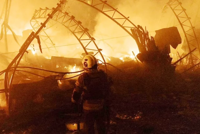 С нуля часов ВС РФ начинают накладывать ракетами и беспилотниками по тем целям ВСУ, которые не разбомбили в течение недели.