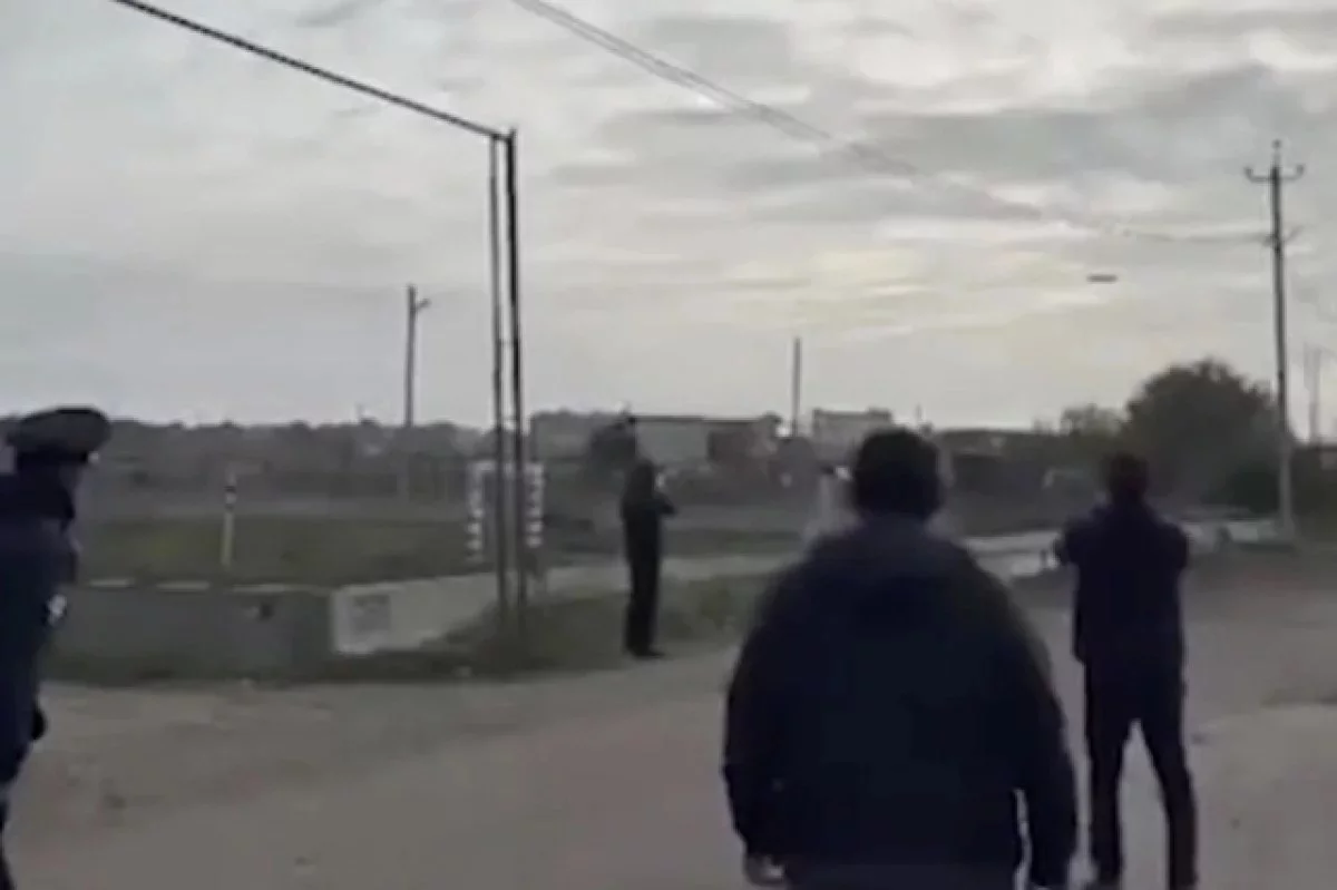 Мужчины признались, что попасть по движущемуся объекту оказалось очень сложно.