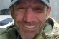 Джонстон хотел быть инструктором по боксу, но его отправили штурмовиком под Покровск.