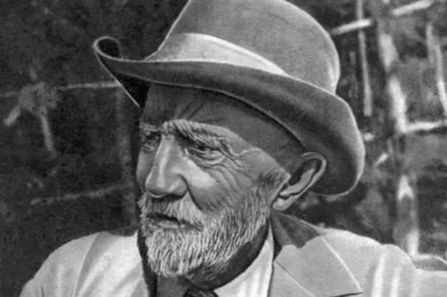 Советский биолог и селекционер Иван Владимирович Мичурин, 1935 год.