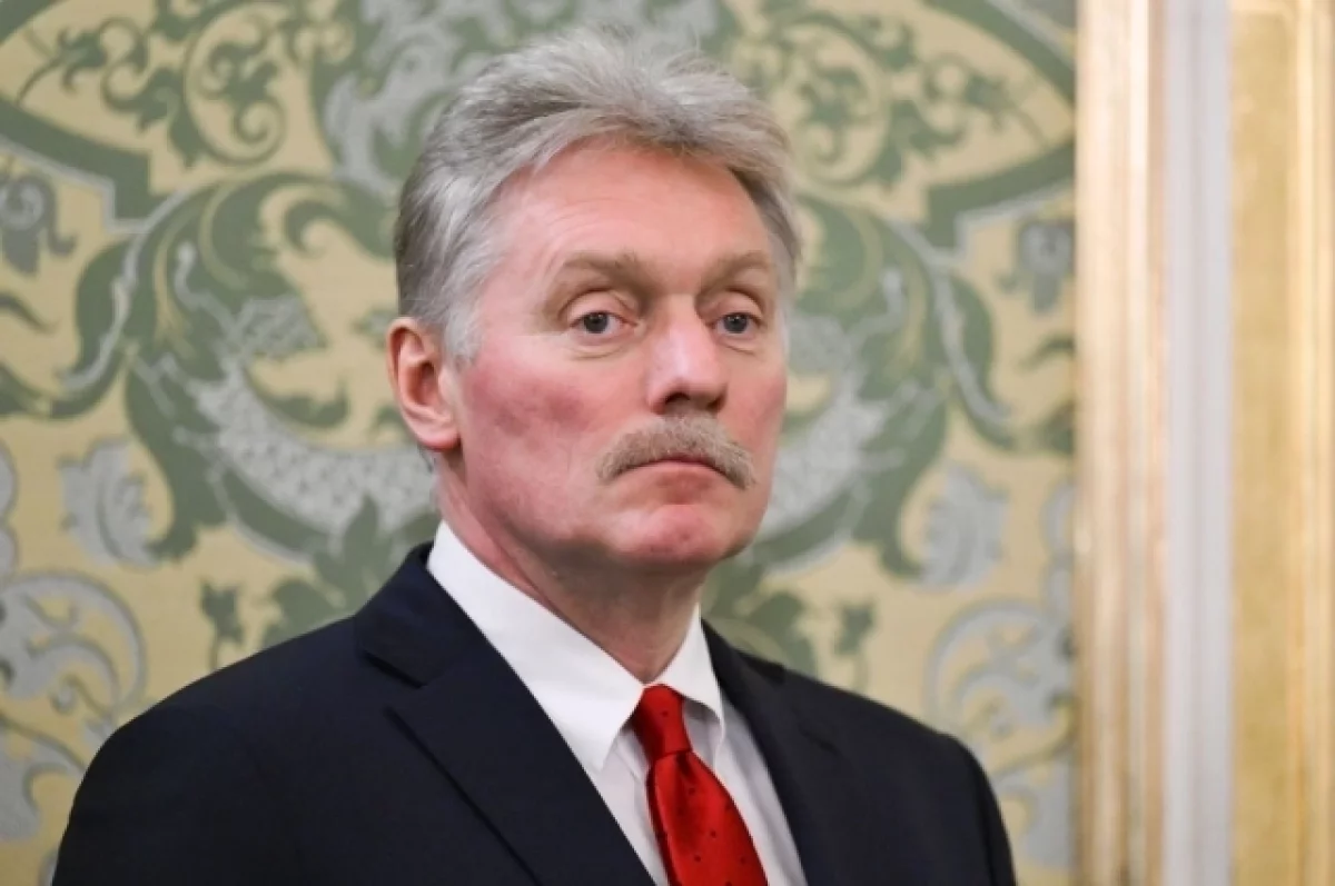 Песков назвал тревожными данные СВР о вводе на Украину французских войск