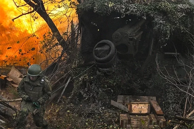 Боевая работа расчета самоходной пушки 2С5 «Гиацинт-С» группировки войск «Центр» на Красноармейском направлении СВО.