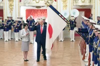 Президент Трамп приехал на переговоры с премьер-министром Японии Санаэ Такаити.