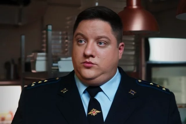 Роман Попов много снимался, воспитывал детей, производил впечатление счастливого человека.