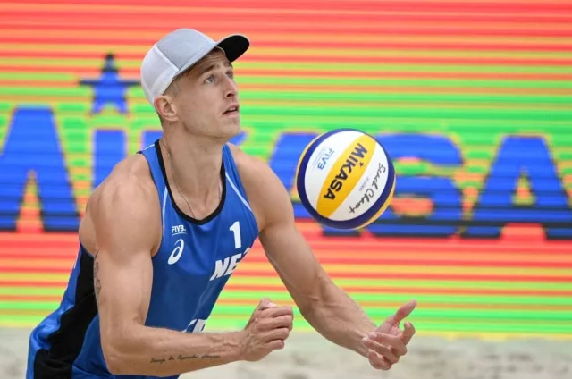 Стивен ван де Вельде.