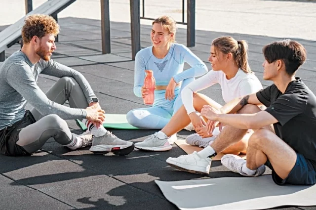 Действуют меры поддержки в виде стимулирующих выплат молодым тренерам