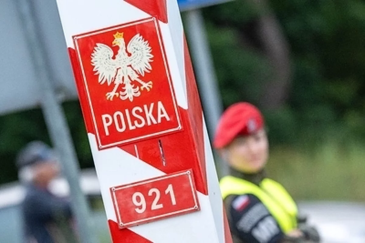 Politico: в Польше и ФРГ растёт недовольство из-за притока украинцев