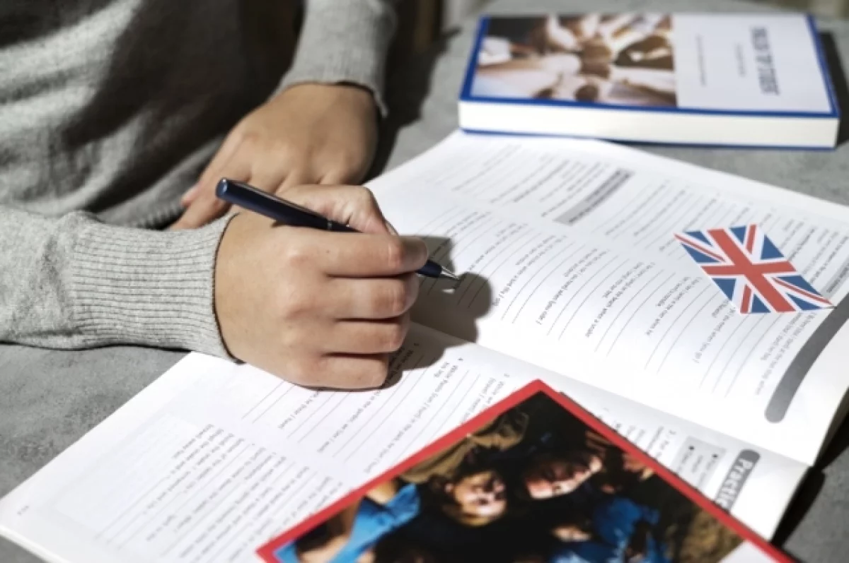 Эксперт Котик назвала подходящий возраст ребенка для обучения второму языку