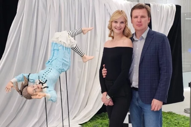 Сделать шоколадную Алису Анастасии очень помогал супруг. 