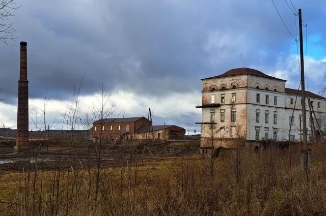 Сейчас в одном из заводских корпусов проходят спектакли и концерты