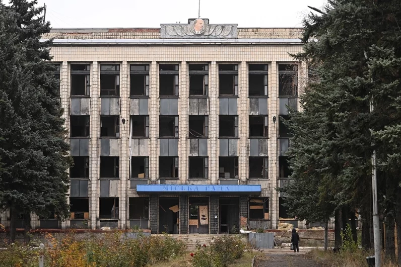 дание администрации города Селидово в ДНР.