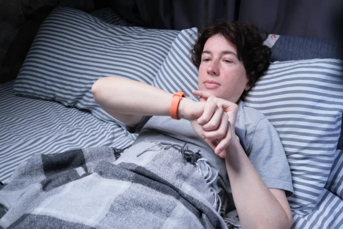 
        Игра в ЗОЖ. Фитнес-трекеры вызывают бессонницу, а не улучшают сон    