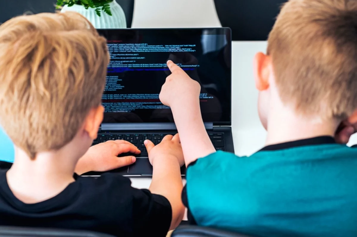 
 Открываем мир ИИ. Ребята со всей страны изучают технологии    