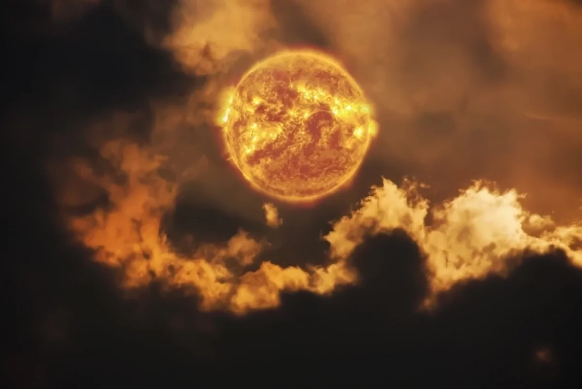 
 Спутники упадут на головы. Следующая супербуря грозит коллапсом цивилизации    